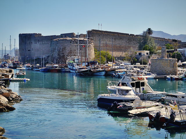 Larnaka Havalimanı (LCA) Girne merkez